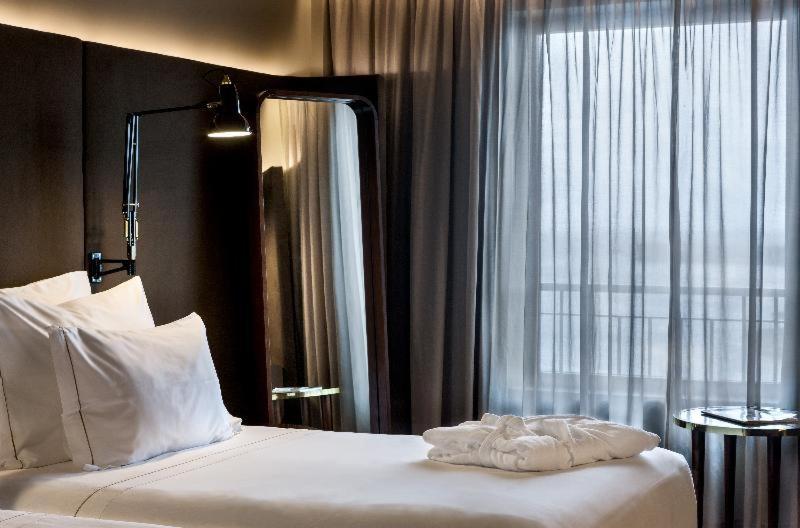 Grand Hotel Acores Atlantico Ponta Delgada  Ruang foto A room at the hotel